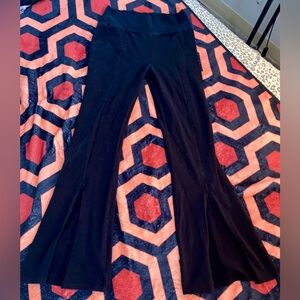 Agrade black flare pull on pants L